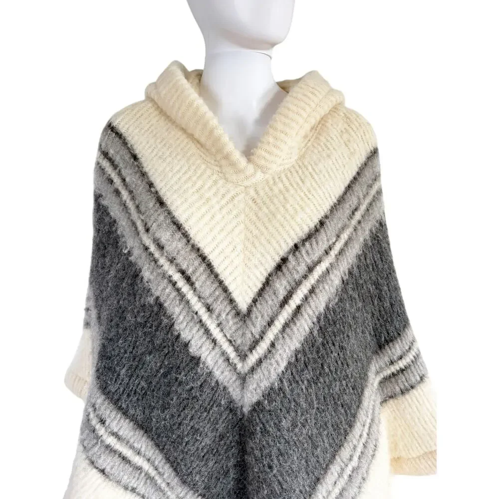 ALAFOSS ICEWOOL Vintage Pure Virgin Wool Hooded Poncho One Size